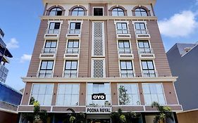 Super Townhouse Poona Royal